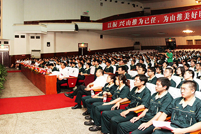 作為推動(dòng)企業(yè)加快發(fā)展三大平臺之一的人力資源管理提升工作，將是當(dāng)前和今后一段時(shí)期山推股份人力資源管理的首要任務(wù)。
